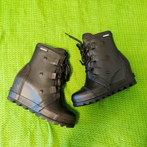 Sorel Black Wedge Rain Boots 6.5